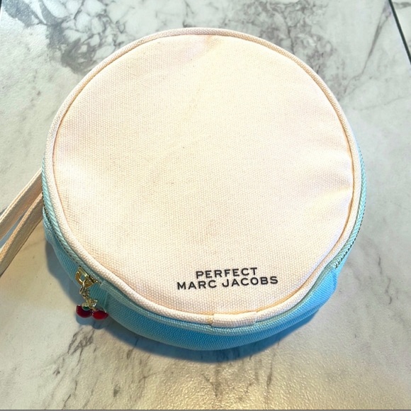 MARC JACOBS round wristlet bag canvas travel pouch white blue cherry pull NWOT - Picture 6 of 6